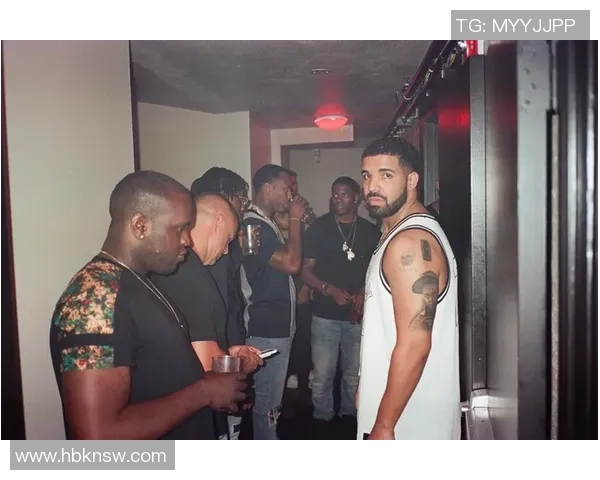 在众多足球明星中独树一帜的他为何选择不纹身的背后故事